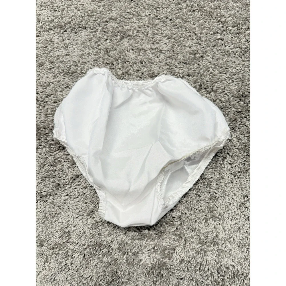 The Unbranded Brand white ruffled